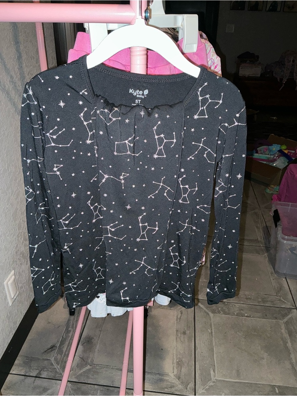 Kyte Baby 5T Constellation Print 2 piece PJs Long Sleeve Long Pant
